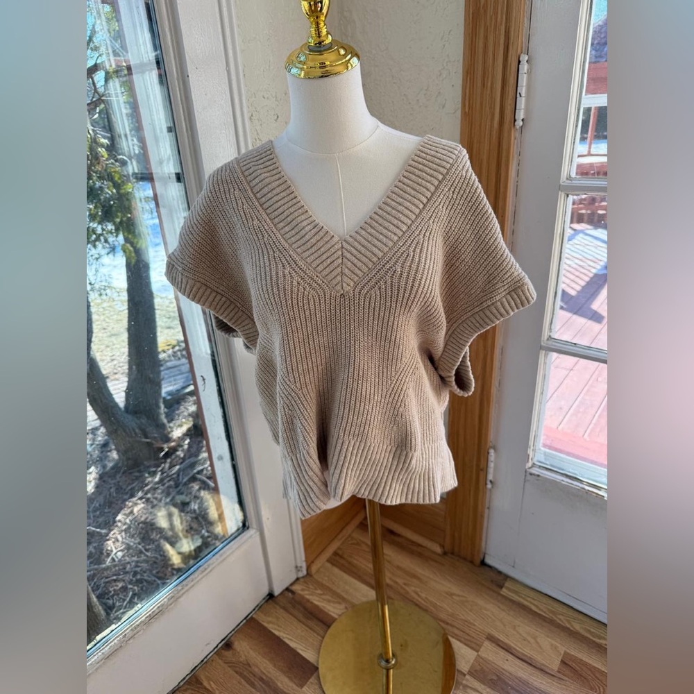 BANANA REPUBLIC Cozy warm vest sweater in excellent condition size M
